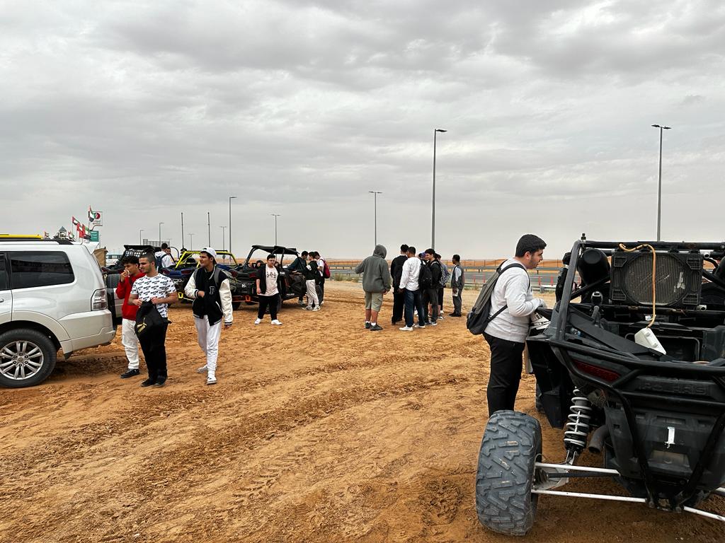 رحلة الصفوف ( 10-11-12)  بنين إلى صحراء سفاري دبي 