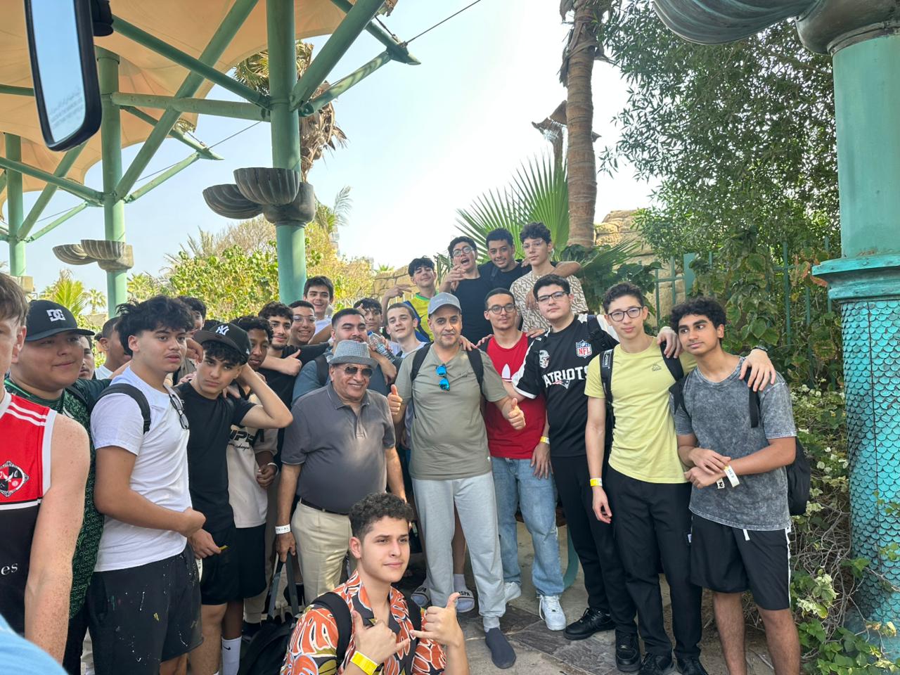  رحلة ترفيهية لطلبة الصفوف (11، 12)  إلى مدينة الألعاب المائية (أتلانتس دبي) 