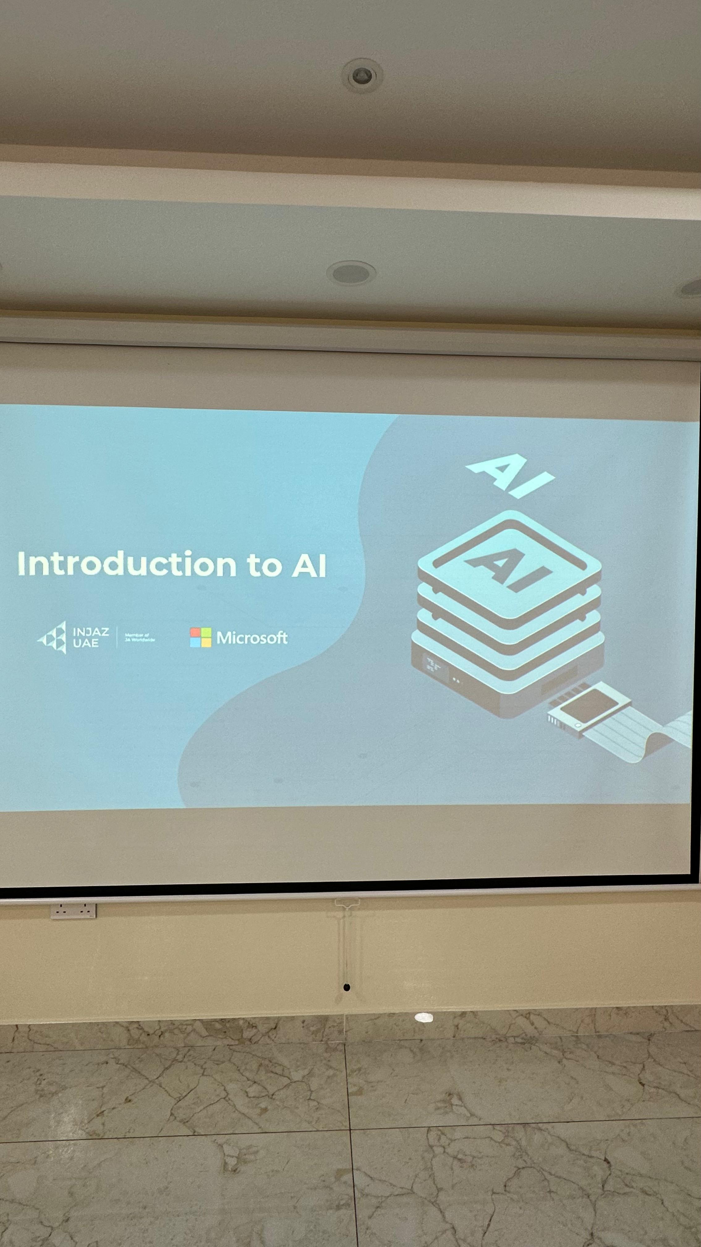  ورشة مميزة حول الذكاء الاصطناعي من مايكروسوفت بالتعاون مع مؤسسة إنجاز الإمارات