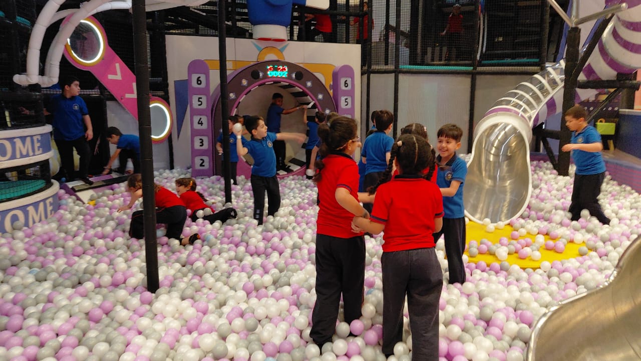 رحلة ترفيهية لطلاب الصف الثاني الى black bunny في القوز - دبي 