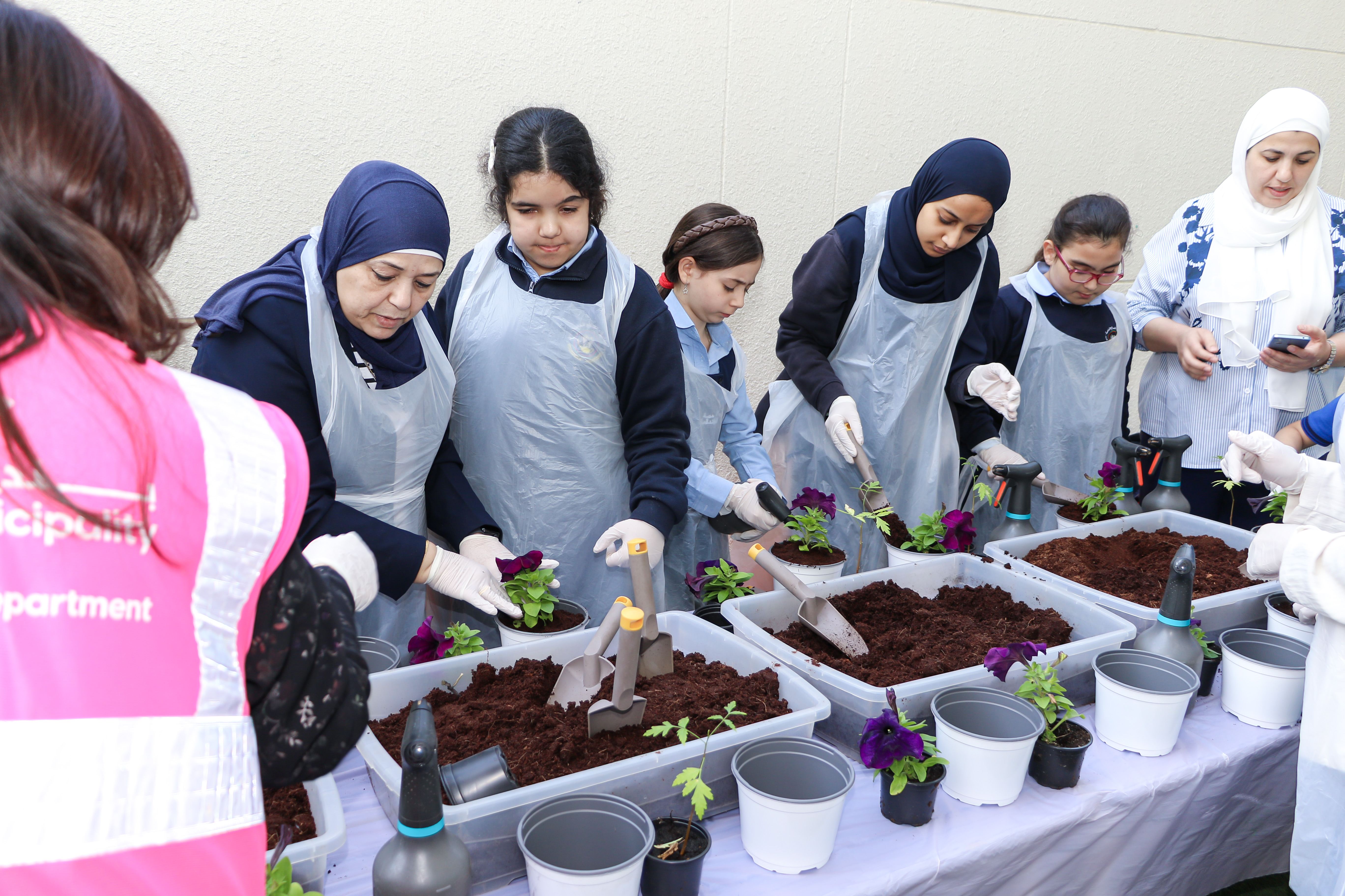 ورشة عمل زراعية ( ماذا ازرع في حديقتي ) بالتعاون مع بلدية دبي