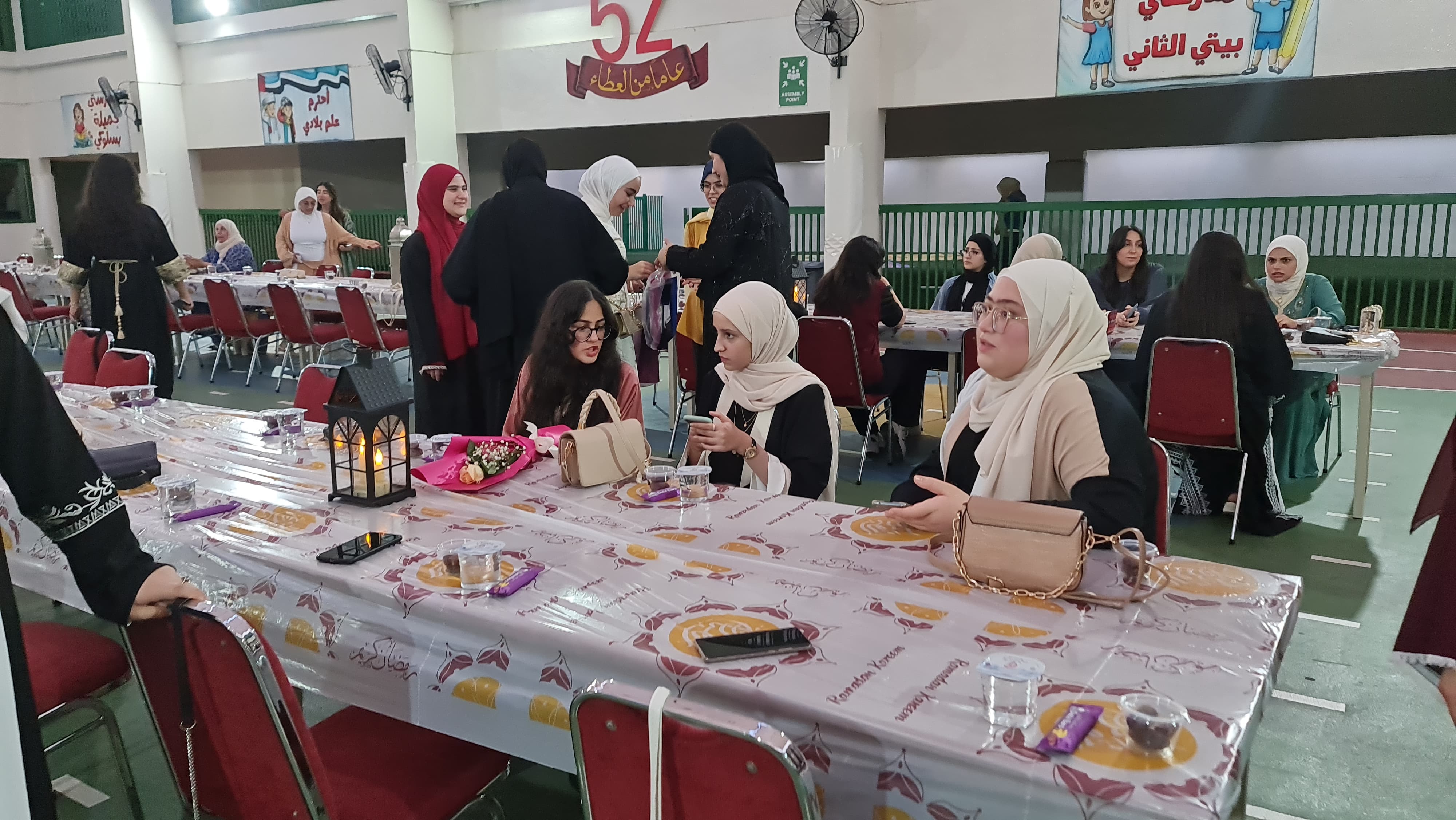 افطار رمضان لطالبات الصف الثاني عشر - بنات