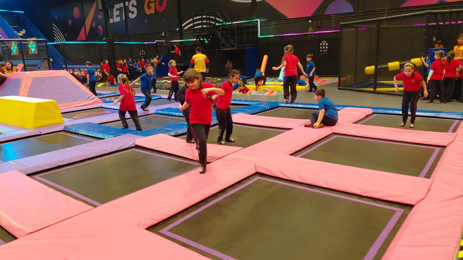 رحلة ترفيهية لطلاب الصف الثاني الى black bunny في القوز - دبي 