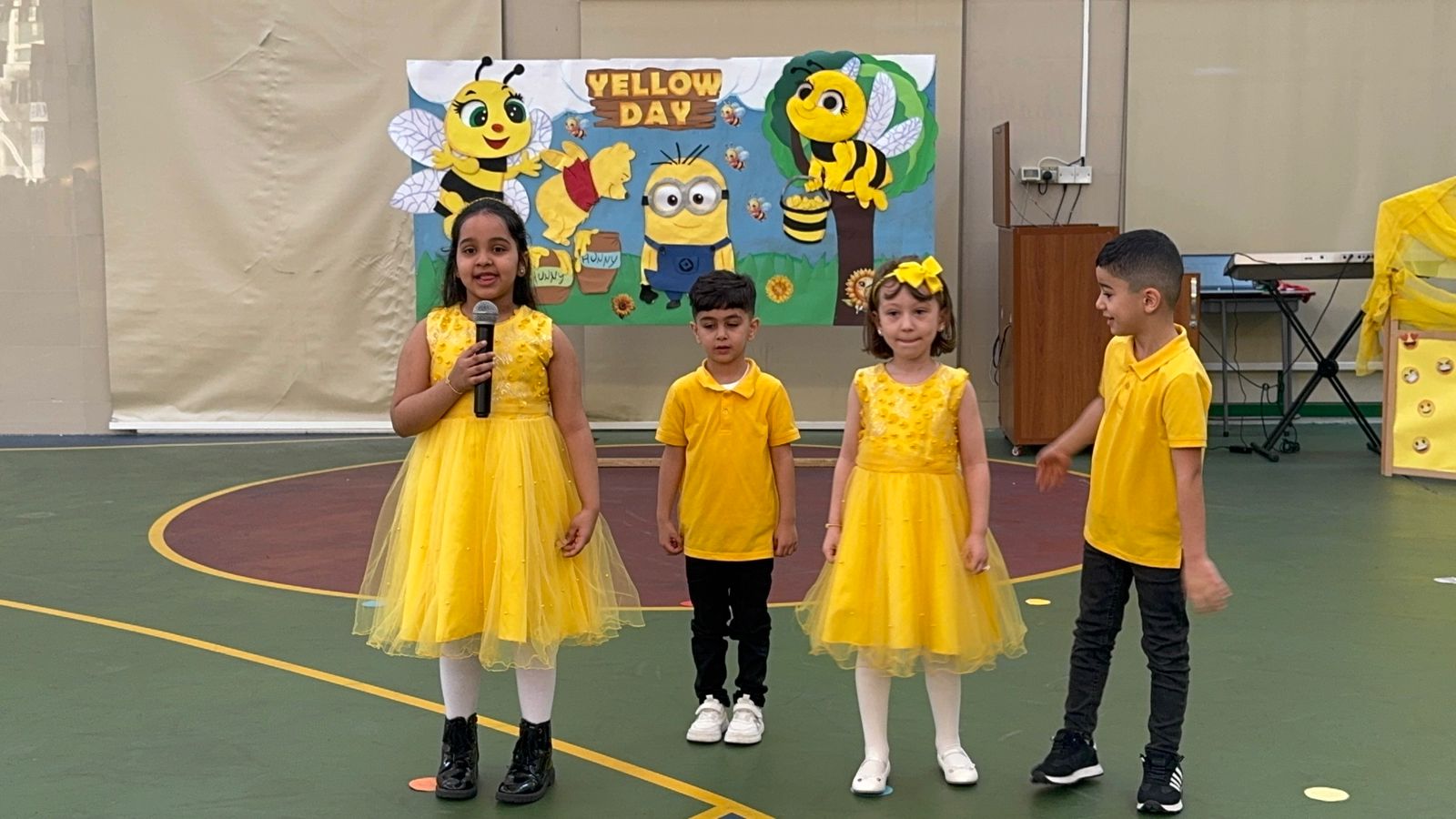 يوم اللون الأصفر