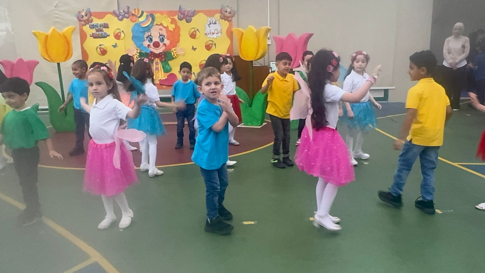 اذاعة للروضة الأولى (ح) بعنوان الألوان