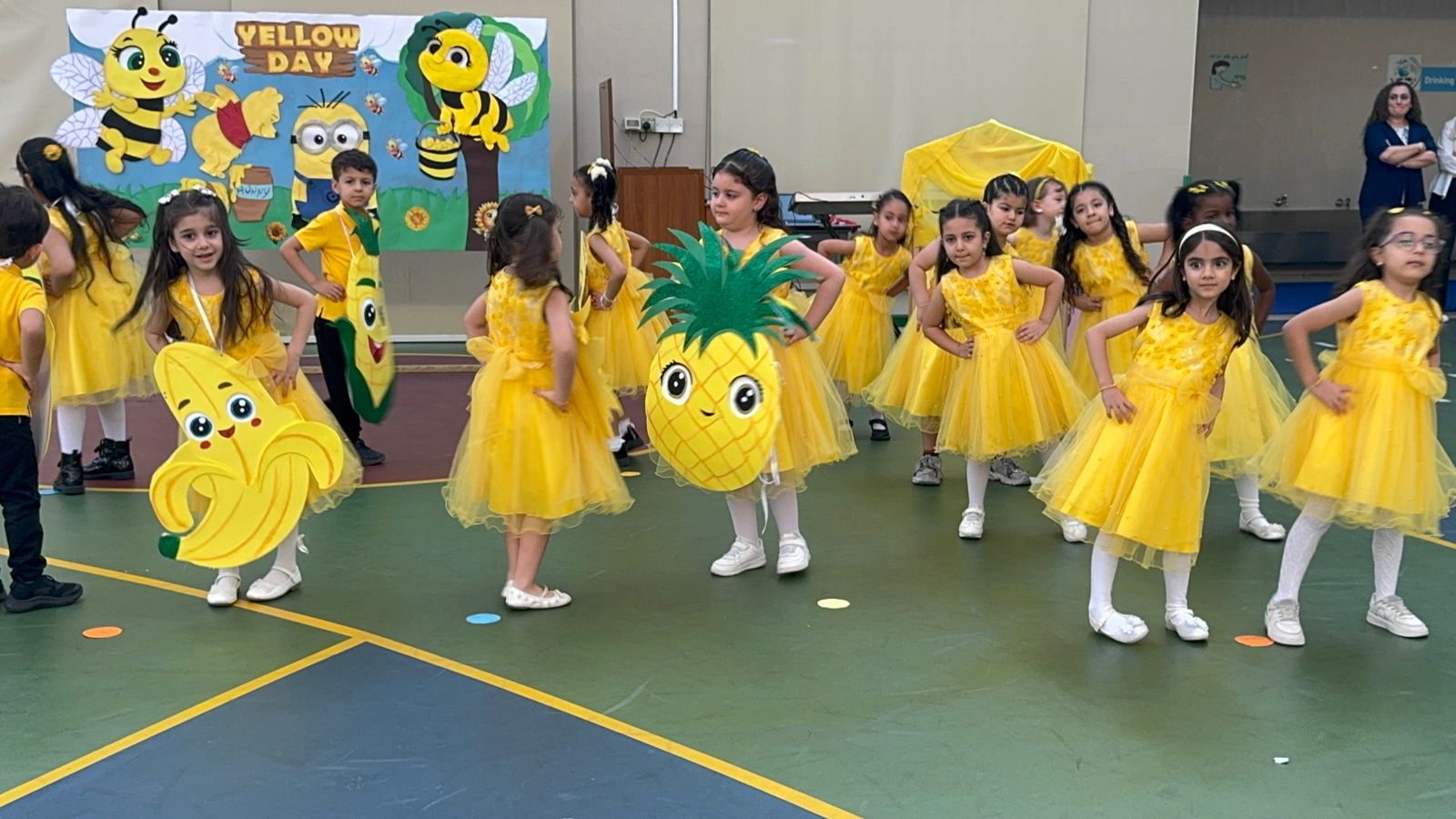 يوم اللون الأصفر