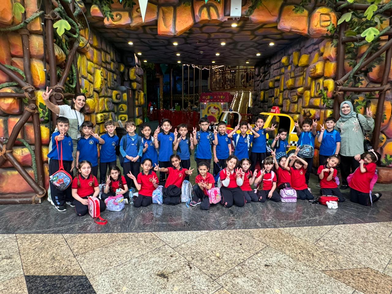 رحلة ترفيهية لطلاب الصف الاول إلى adventure land في مركز الصحارى 