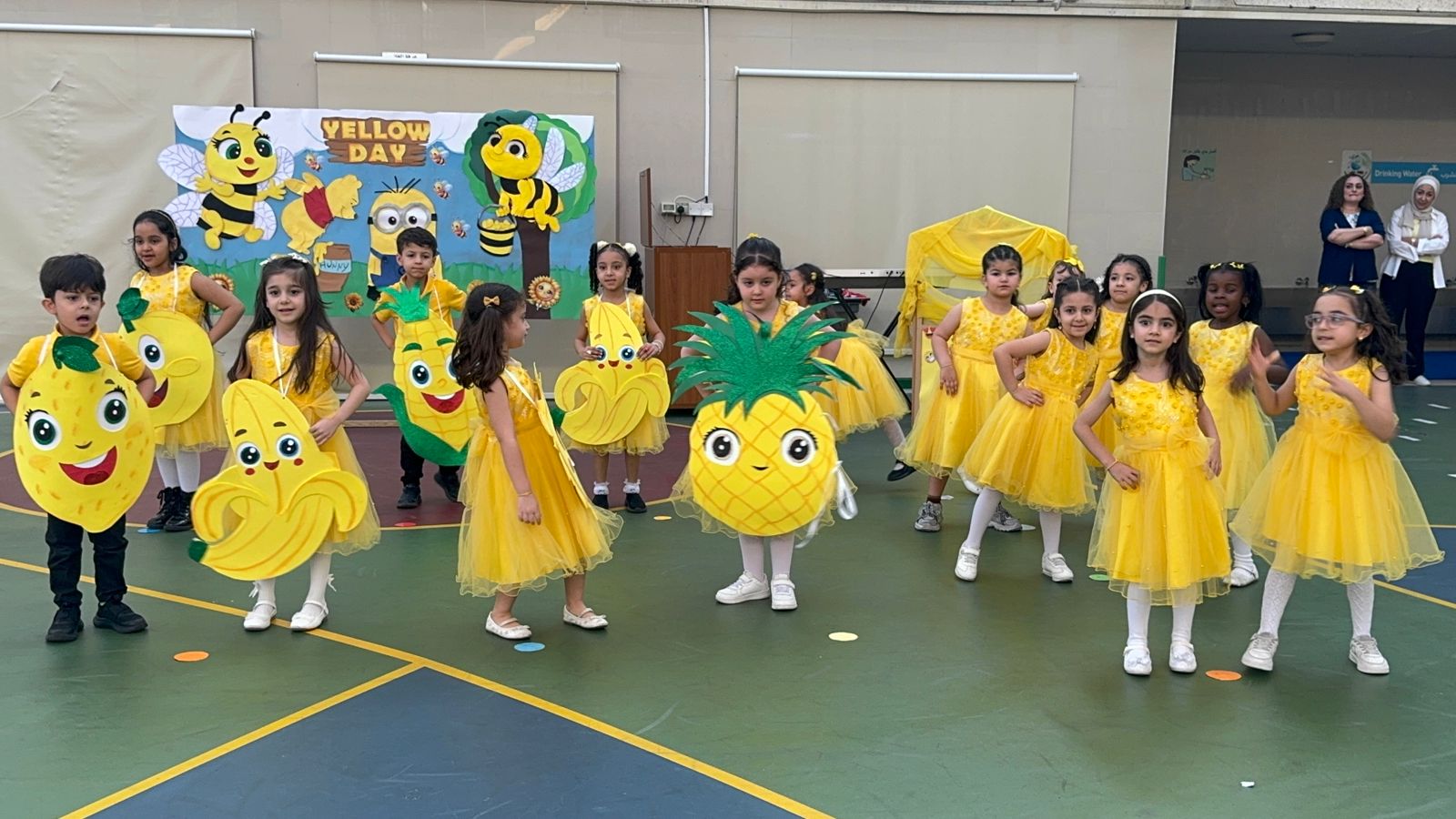 يوم اللون الأصفر