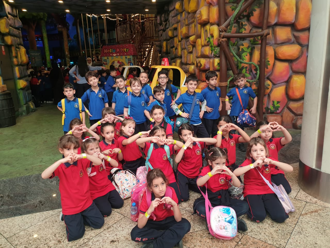 رحلة ترفيهية لطلاب الصف الاول إلى adventure land في مركز الصحارى 