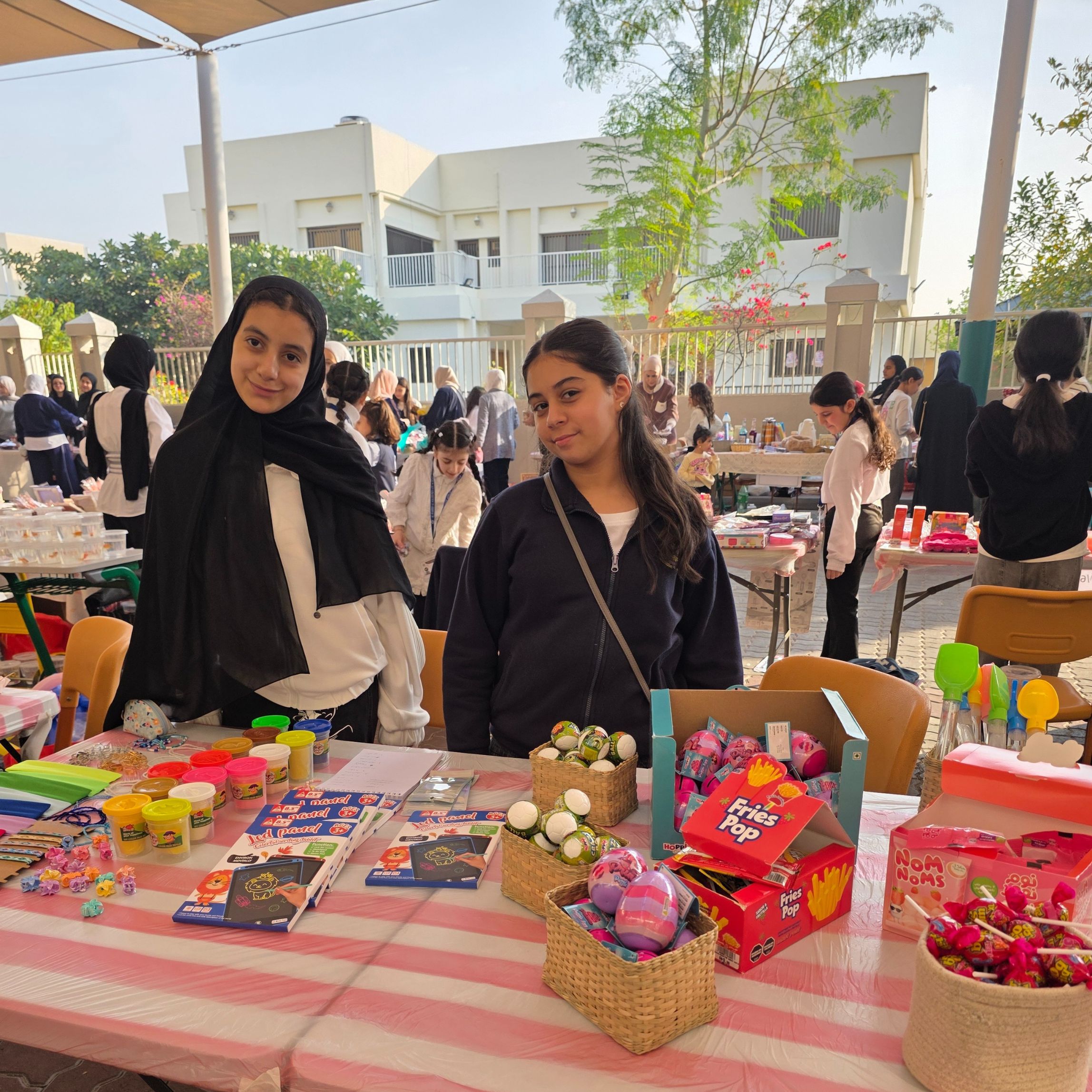 اسبوع التسوق - بنات