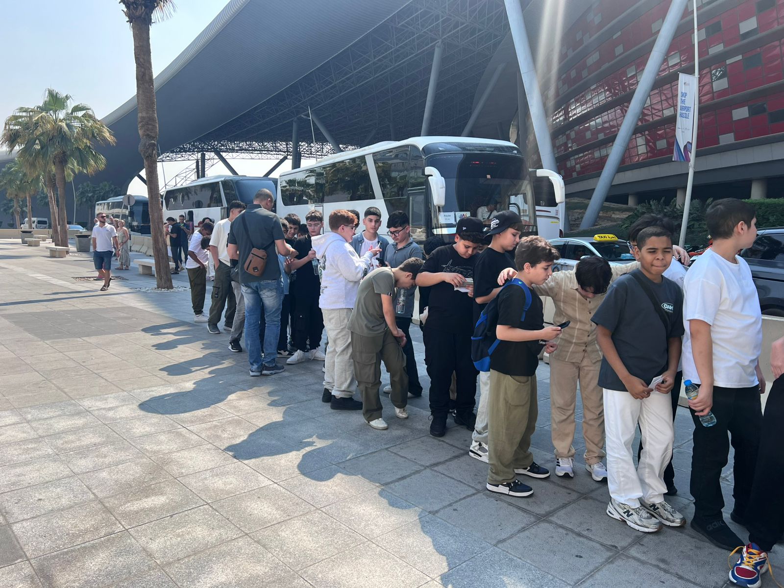 رحلة  ترفيهية لطلبة الصفوف (7-10)  بنين إلى (فراري وورلد) - أبو ظبي