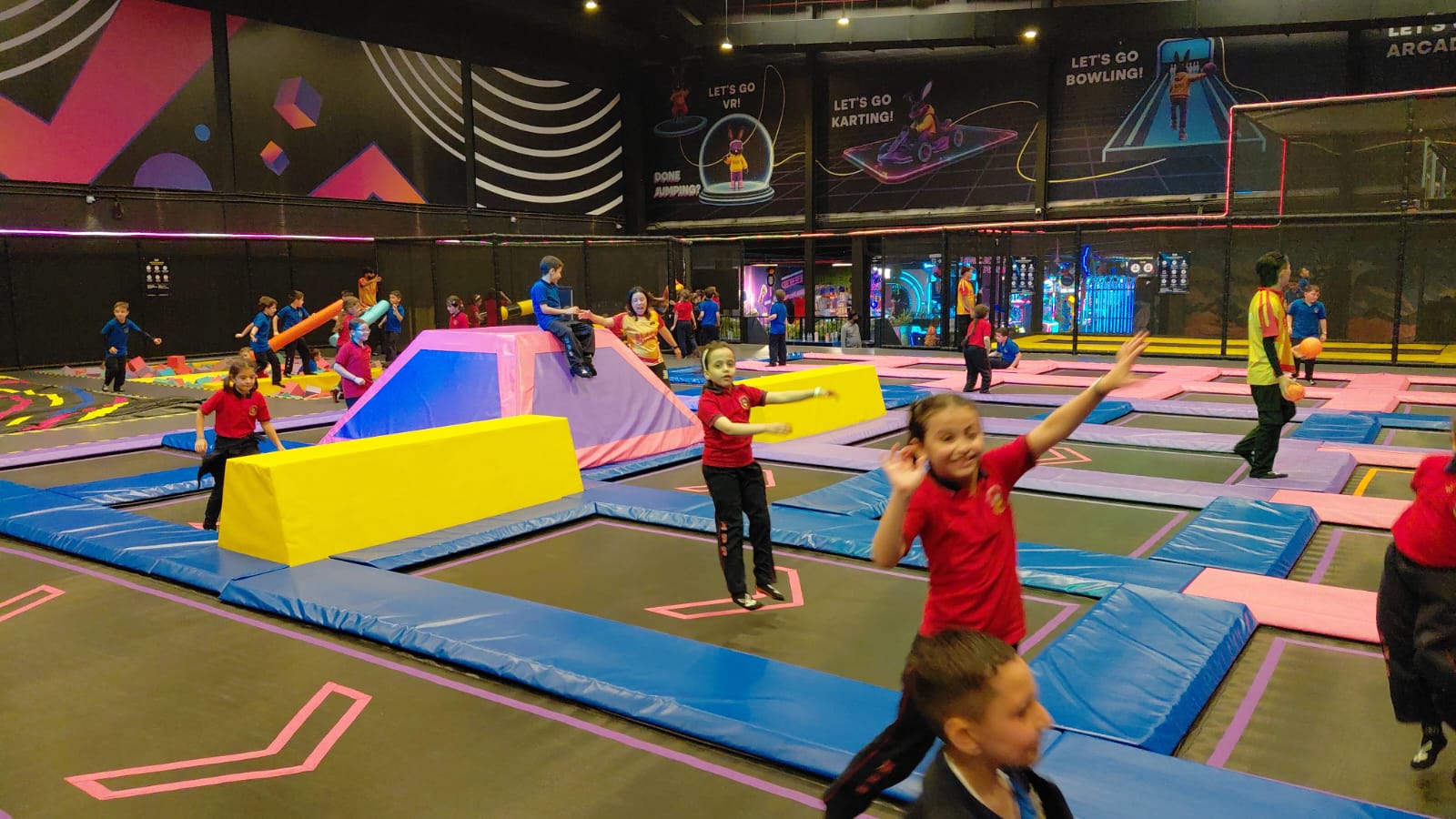 رحلة ترفيهية لطلاب الصف الثاني الى black bunny في القوز - دبي 