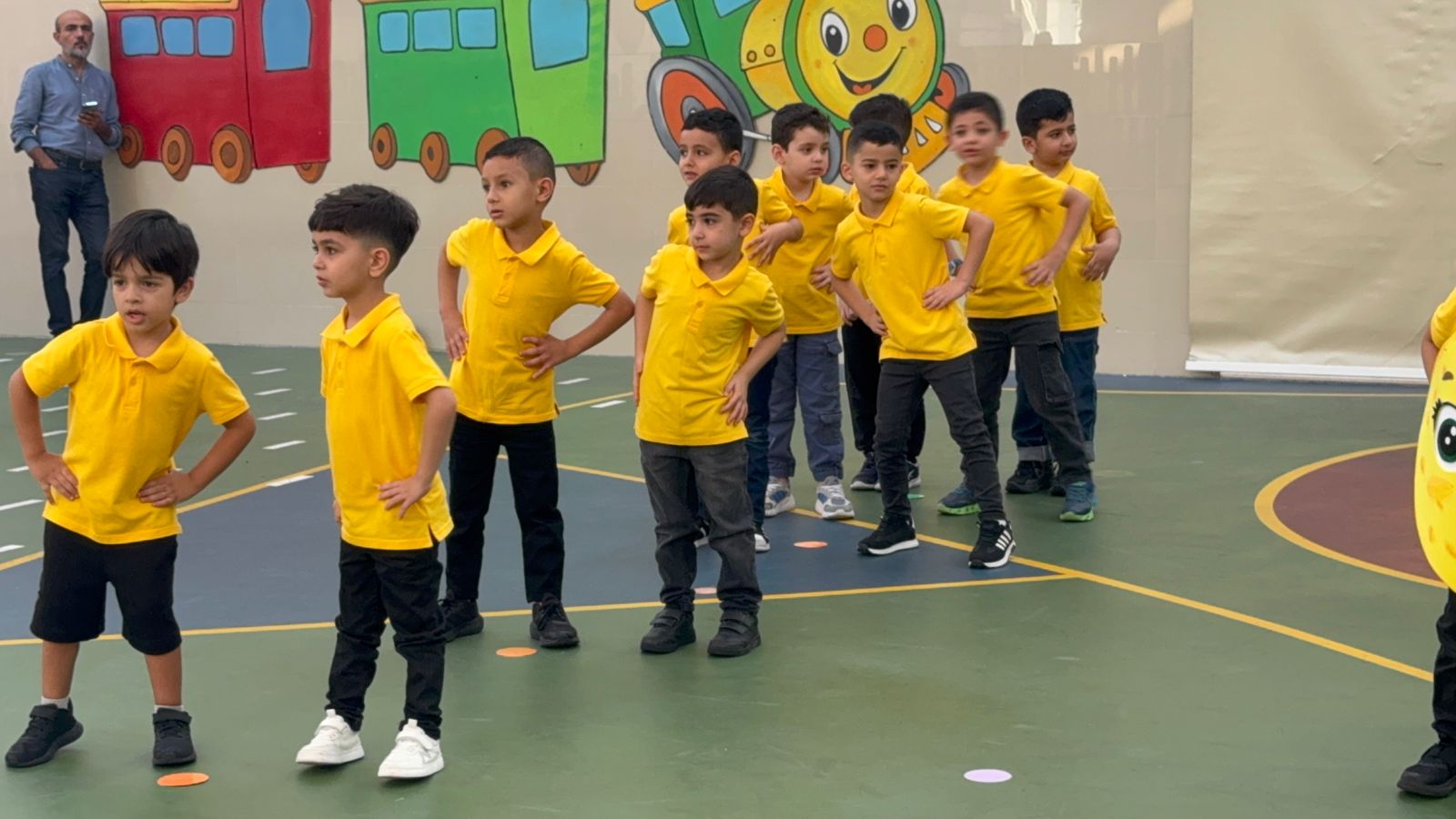 يوم اللون الأصفر