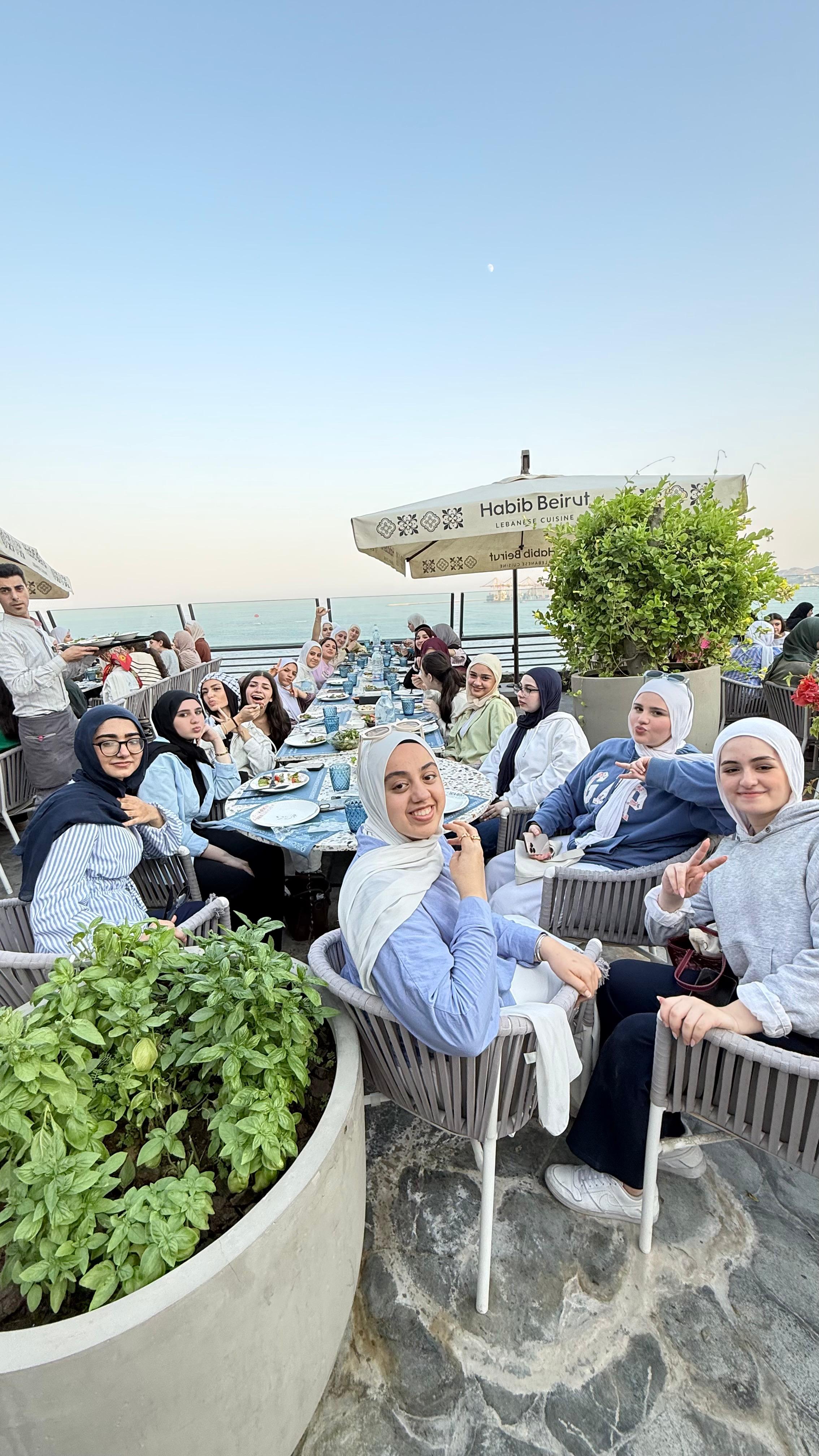 رحلة ترفيهية لطالبات الصفوف ( 11-12) إلى خورفكان (استراحة السحب ) 