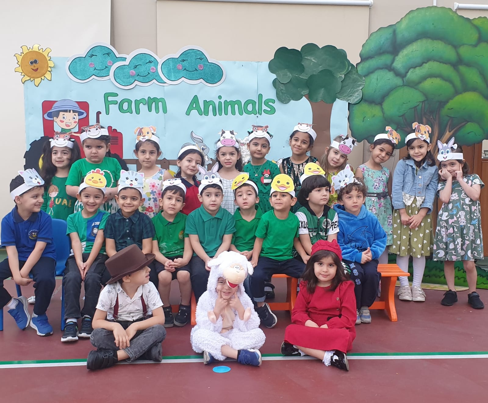KG1 (C)  Farm Animals Assembly