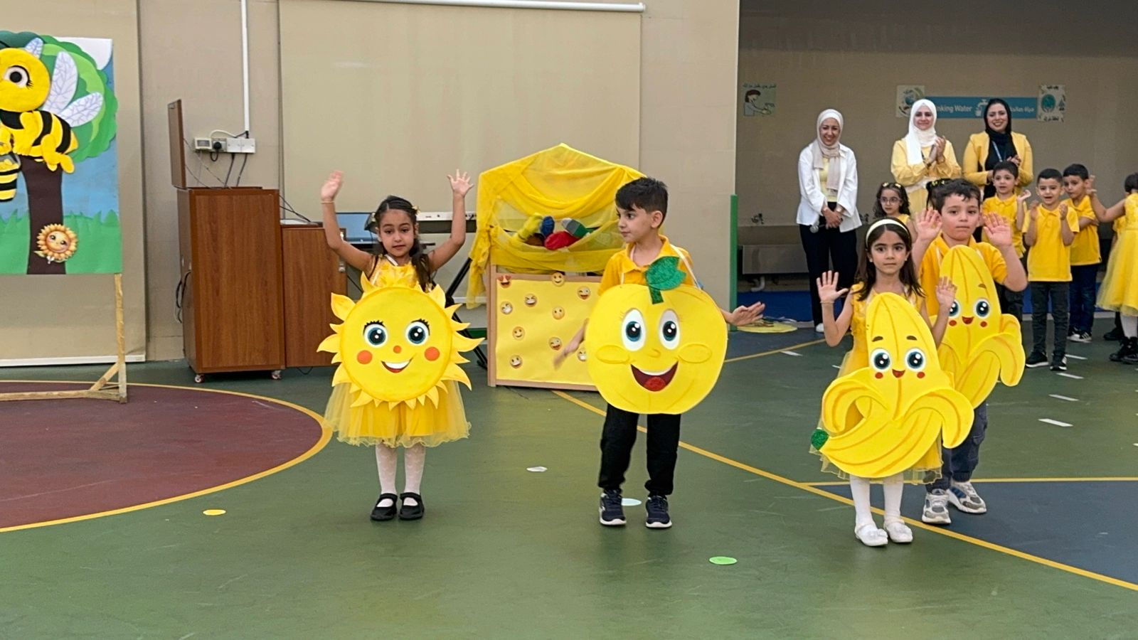 يوم اللون الأصفر