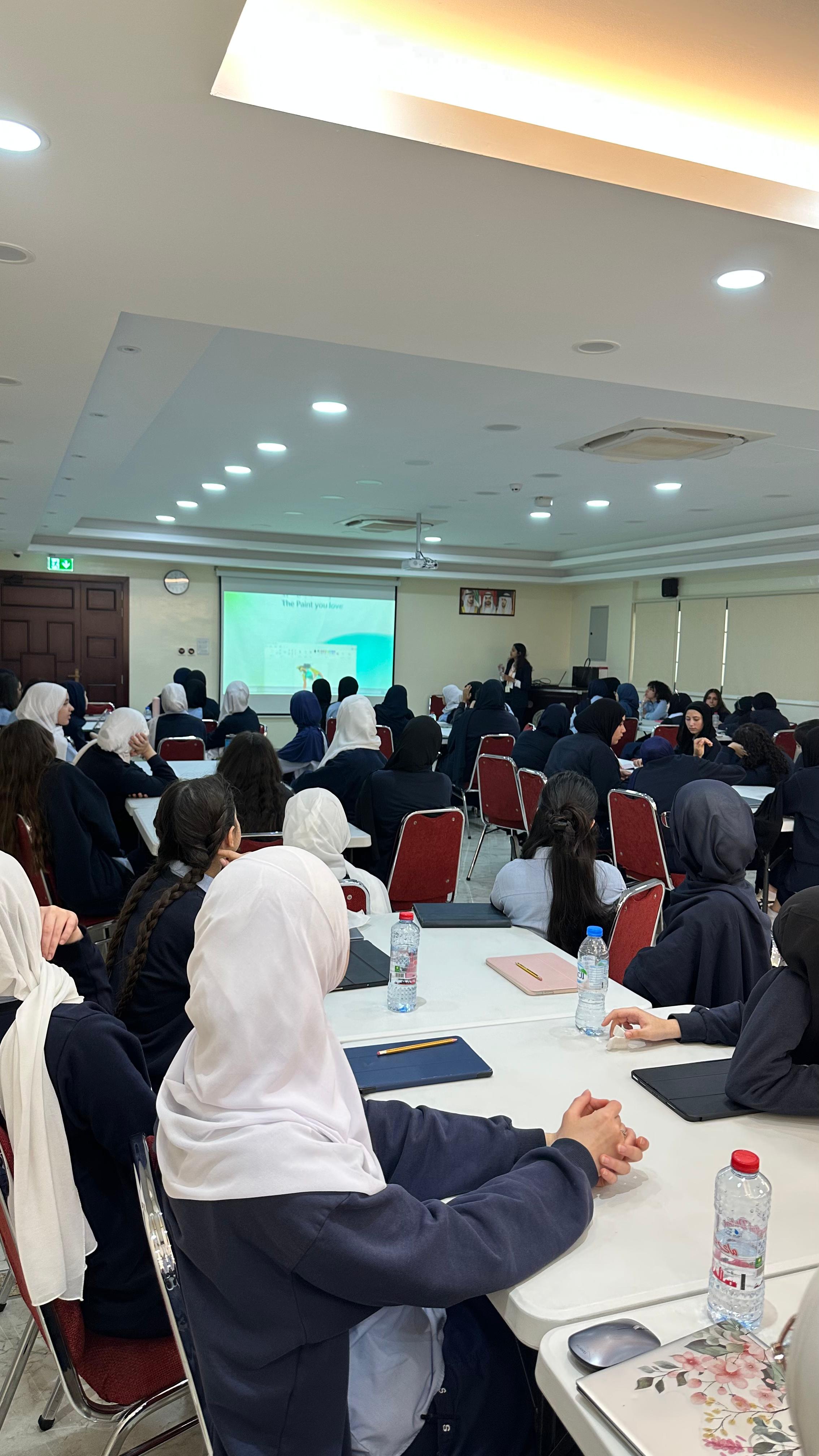  ورشة مميزة حول الذكاء الاصطناعي من مايكروسوفت بالتعاون مع مؤسسة إنجاز الإمارات