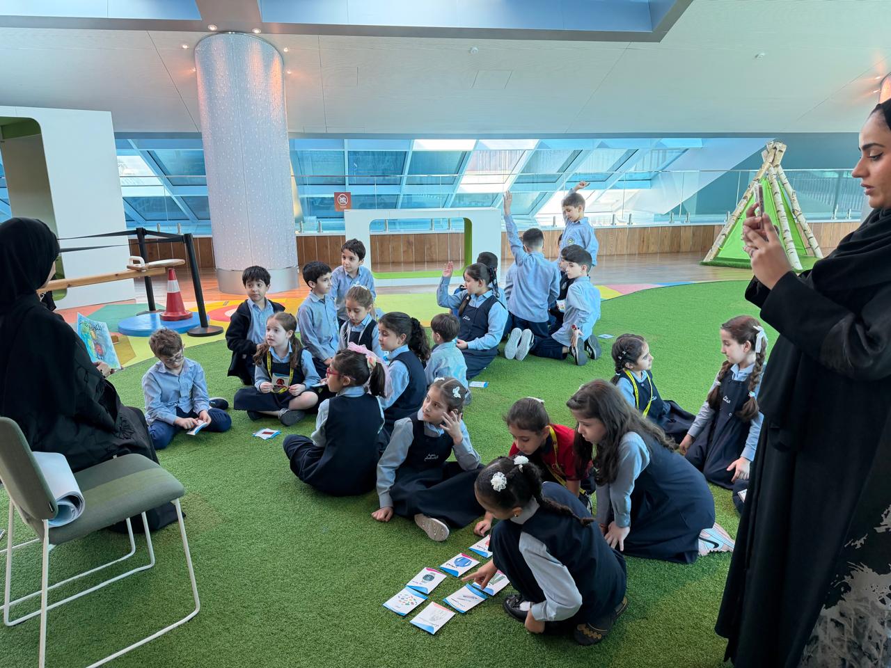 زيارة علمية ثقافية لمكتبة محمد بن راشد