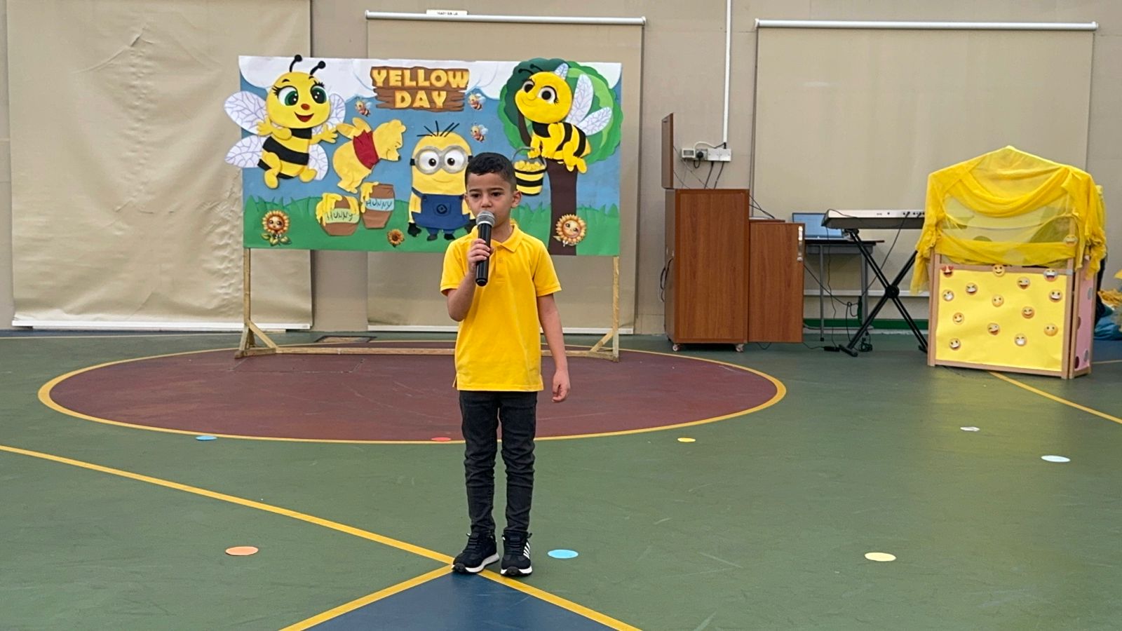 يوم اللون الأصفر