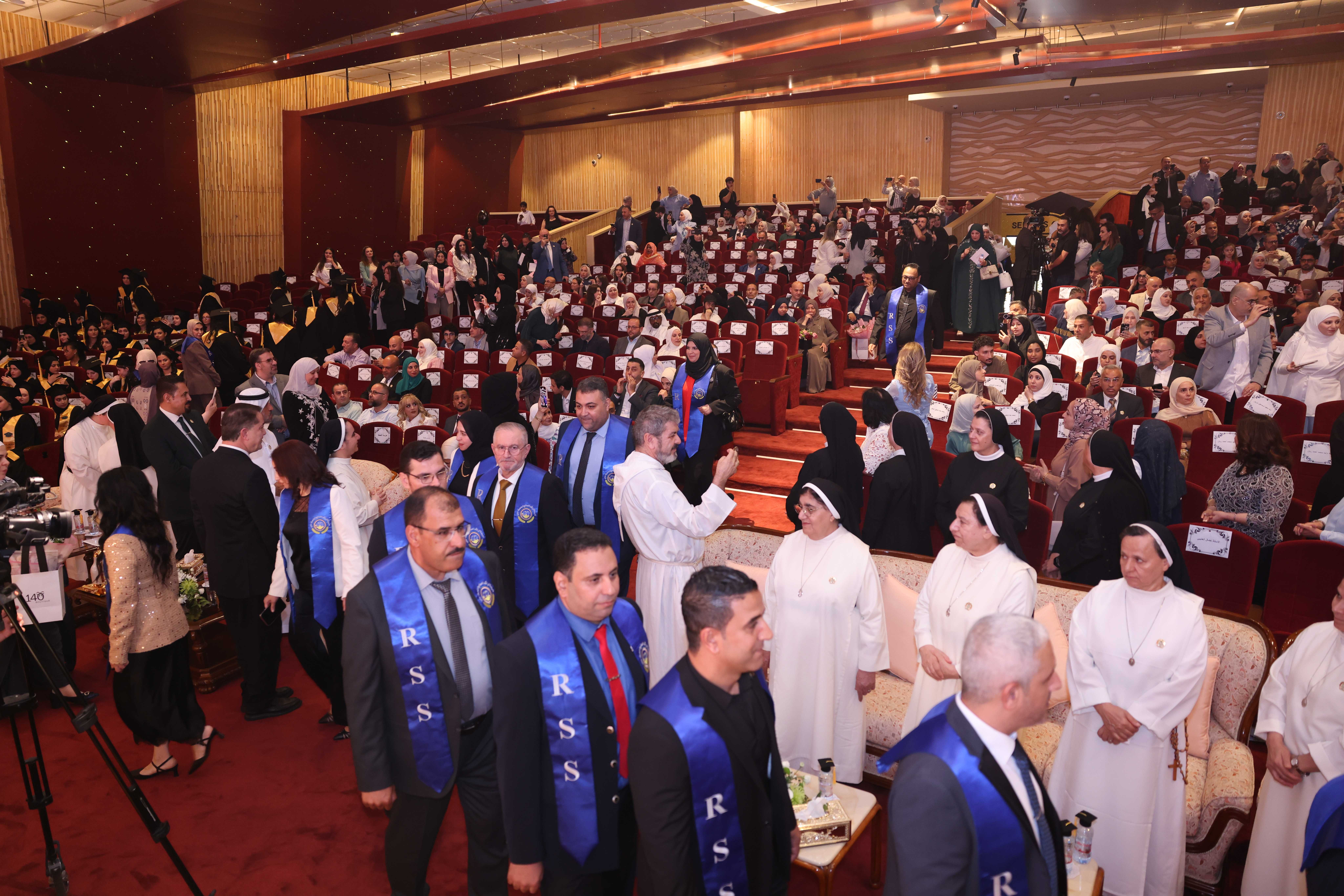 تخريج الصف الثاني عشر 2025
