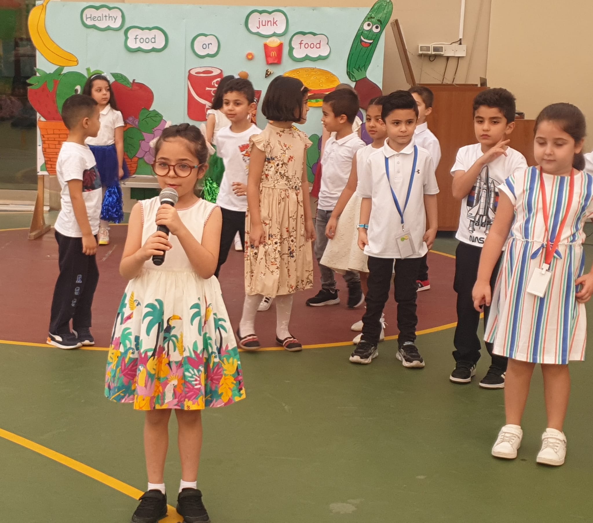  healthy and unhealthy  food  KG2 ( A ) students