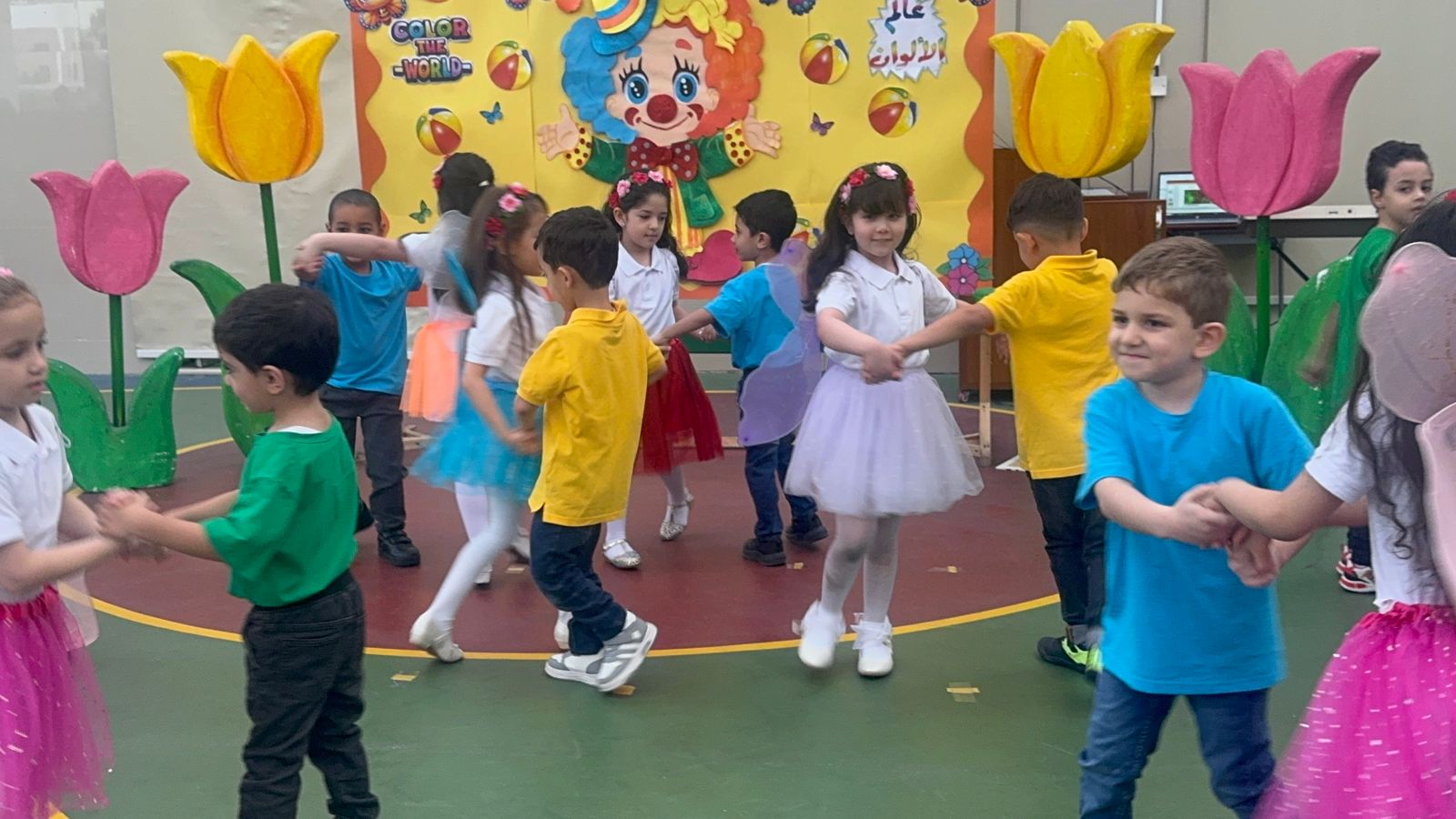 اذاعة للروضة الأولى (ح) بعنوان الألوان