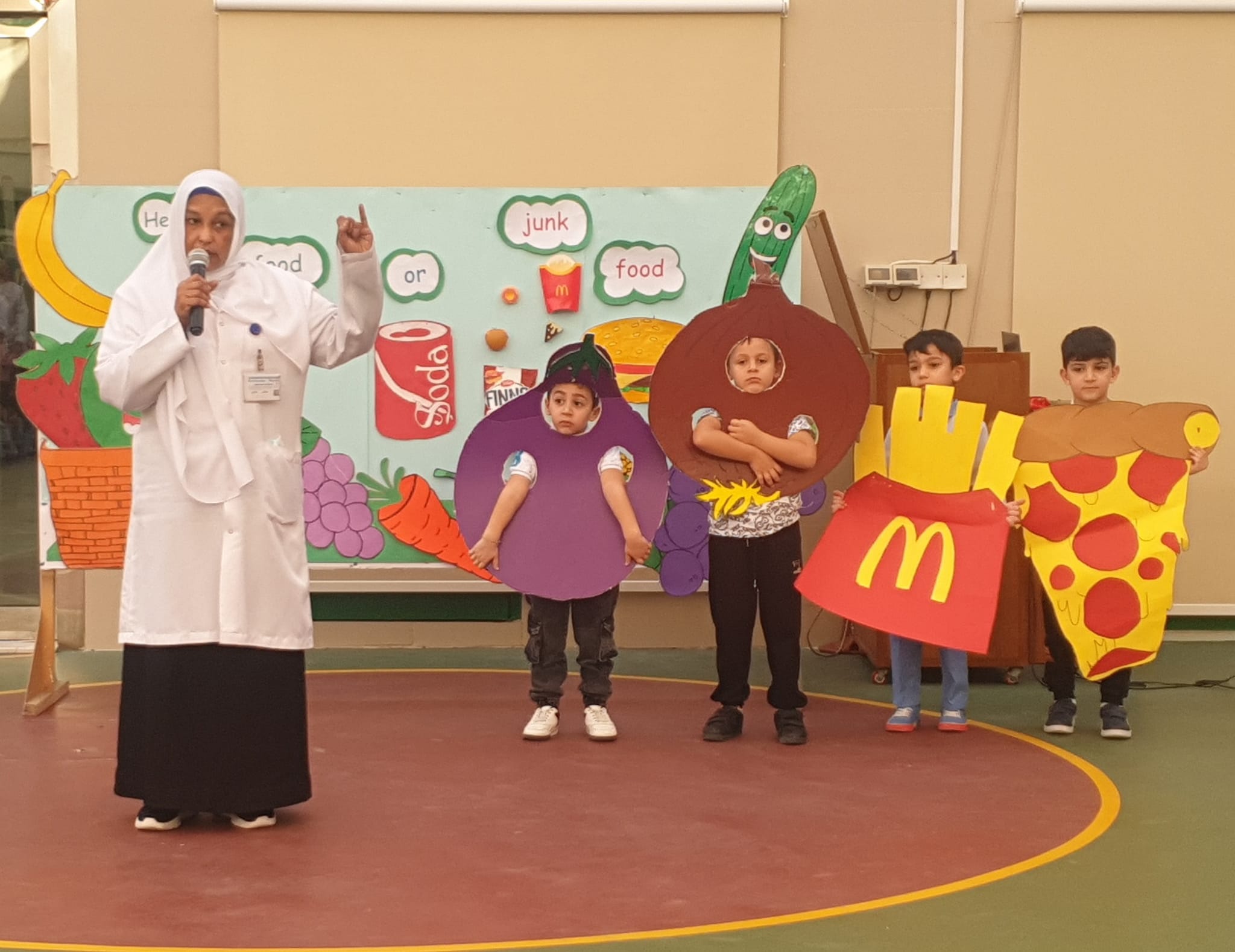  healthy and unhealthy  food  KG2 ( A ) students
