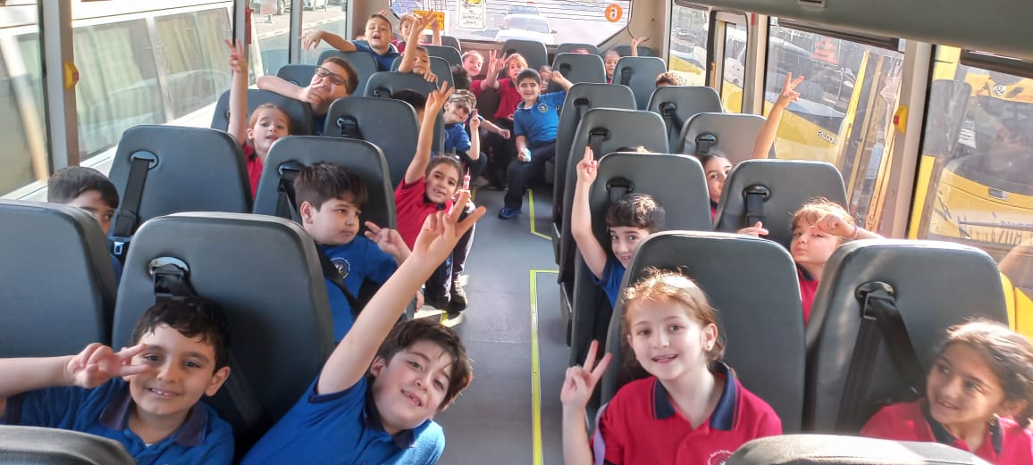 رحلة ترفيهية لطلاب الصف الاول إلى adventure land في مركز الصحارى 