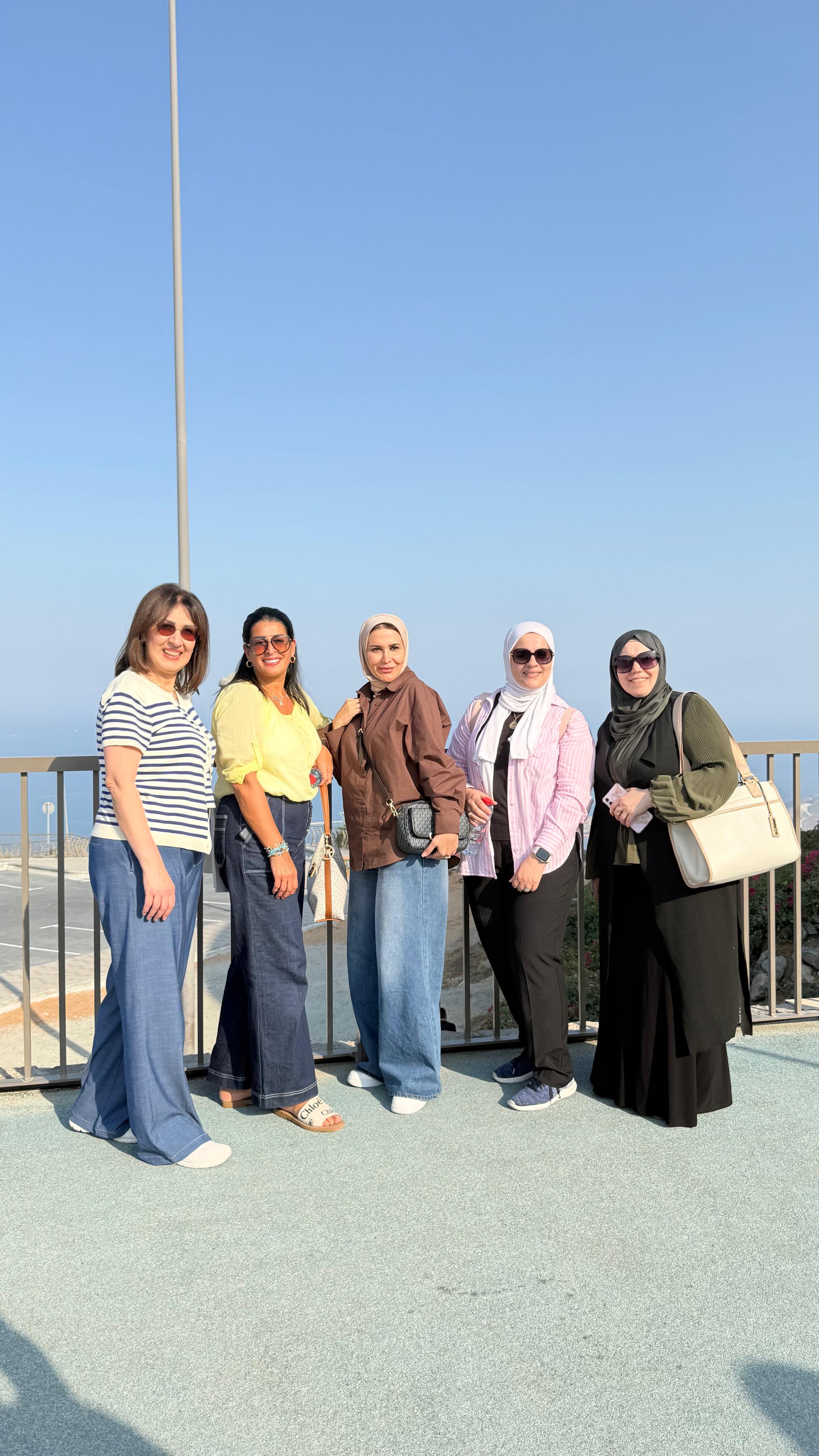 رحلة ترفيهية لطالبات الصفوف ( 11-12) إلى خورفكان (استراحة السحب ) 