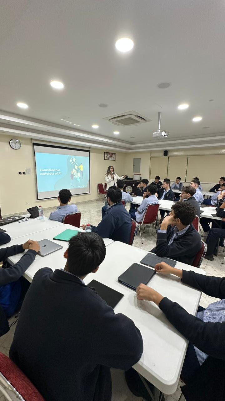  ورشة مميزة حول الذكاء الاصطناعي من مايكروسوفت بالتعاون مع مؤسسة إنجاز الإمارات