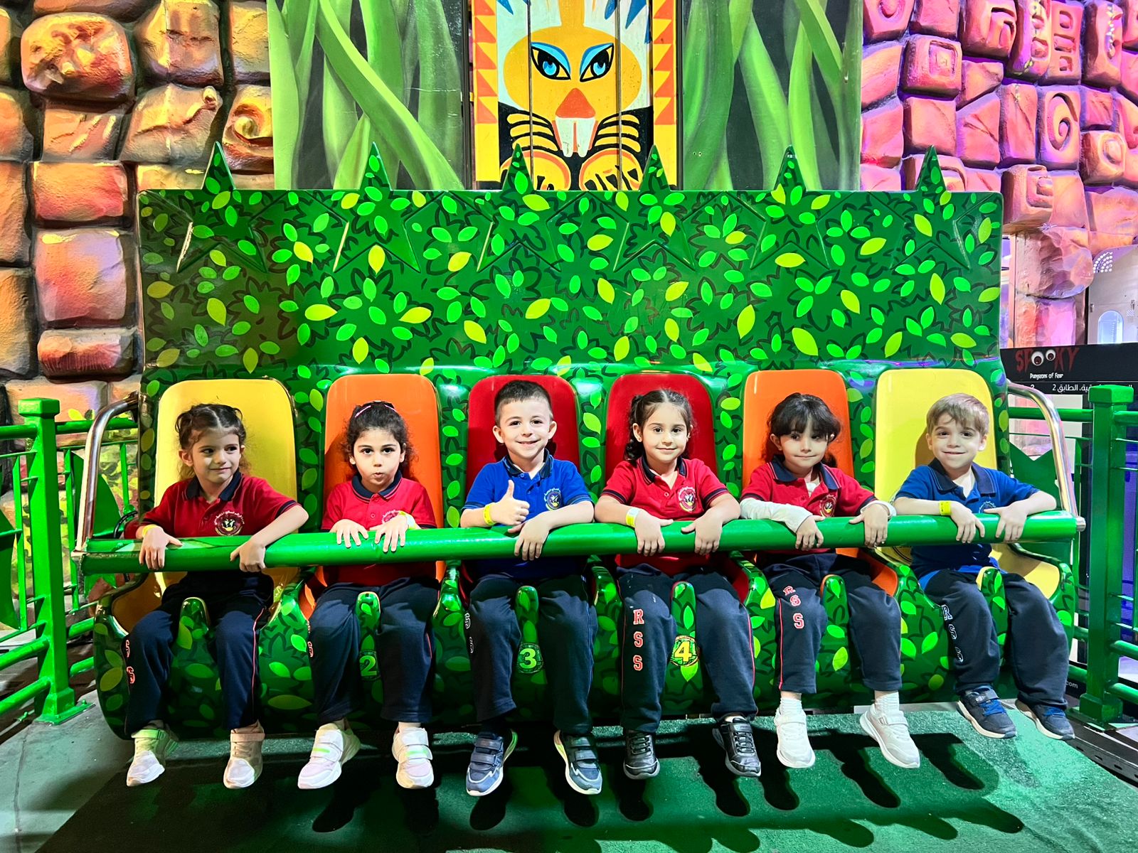  رحلة ترفيهية لطلاب الروضة الأولى إلى adventure land في مركز الصحارى