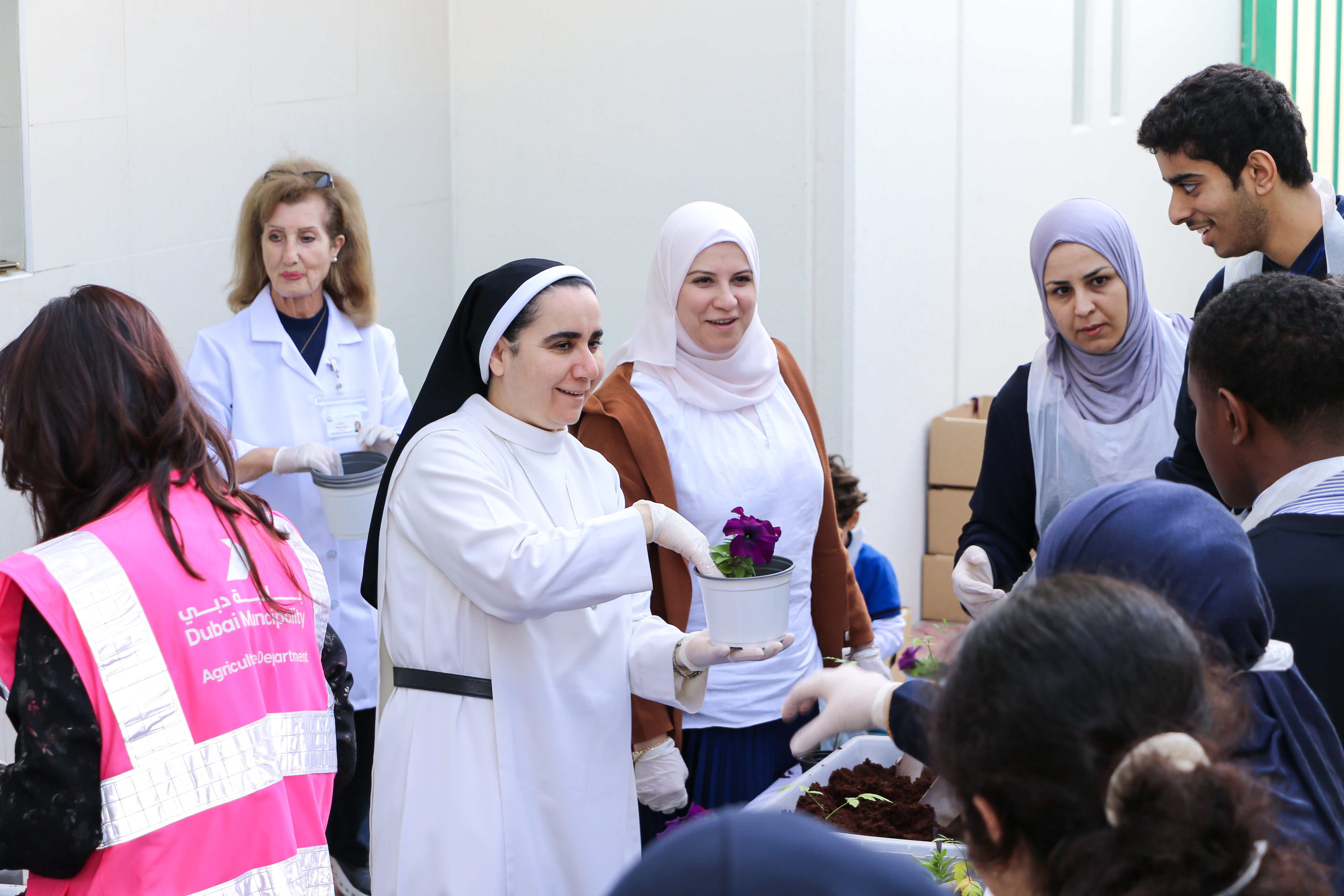 ورشة عمل زراعية ( ماذا ازرع في حديقتي ) بالتعاون مع بلدية دبي