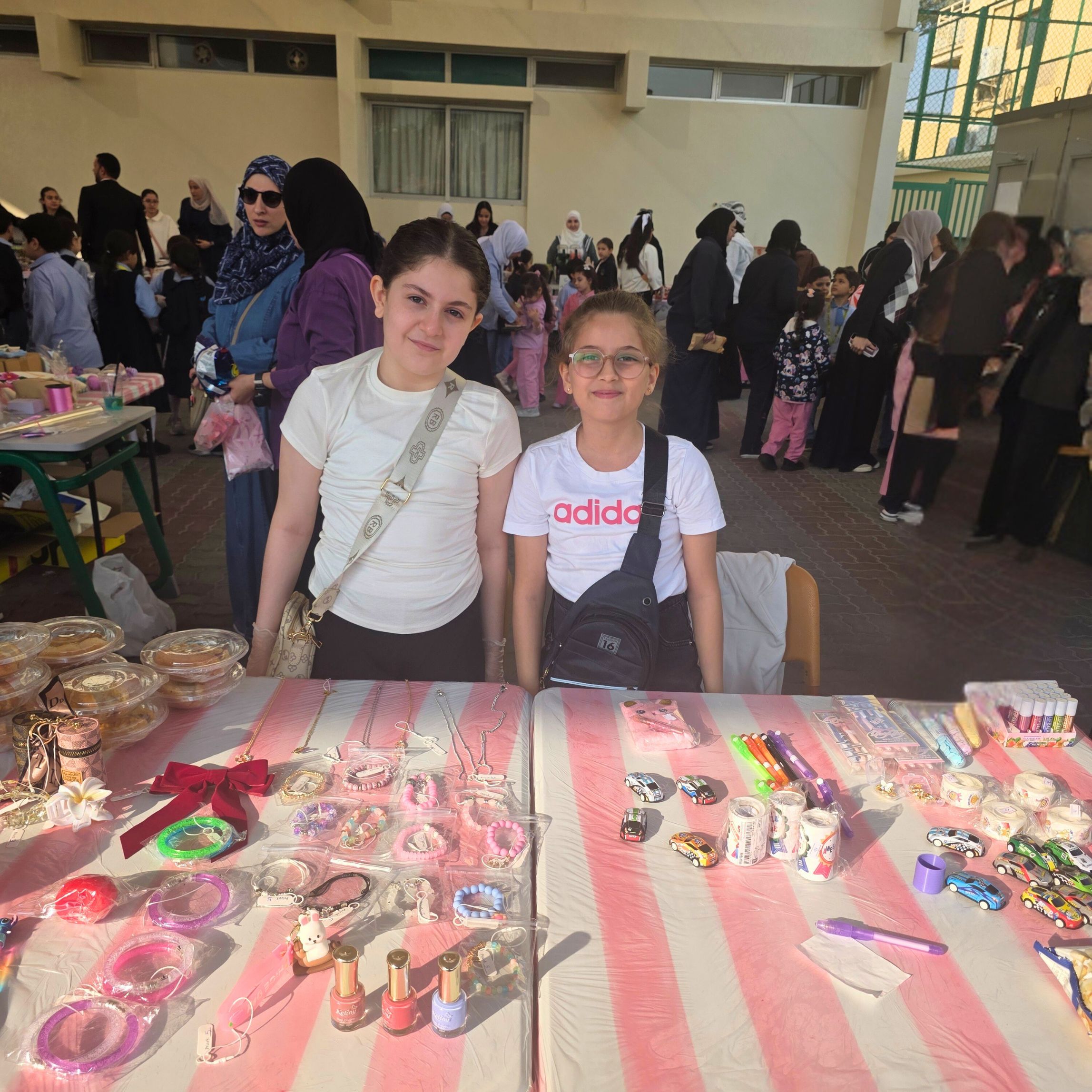 اسبوع التسوق - بنات