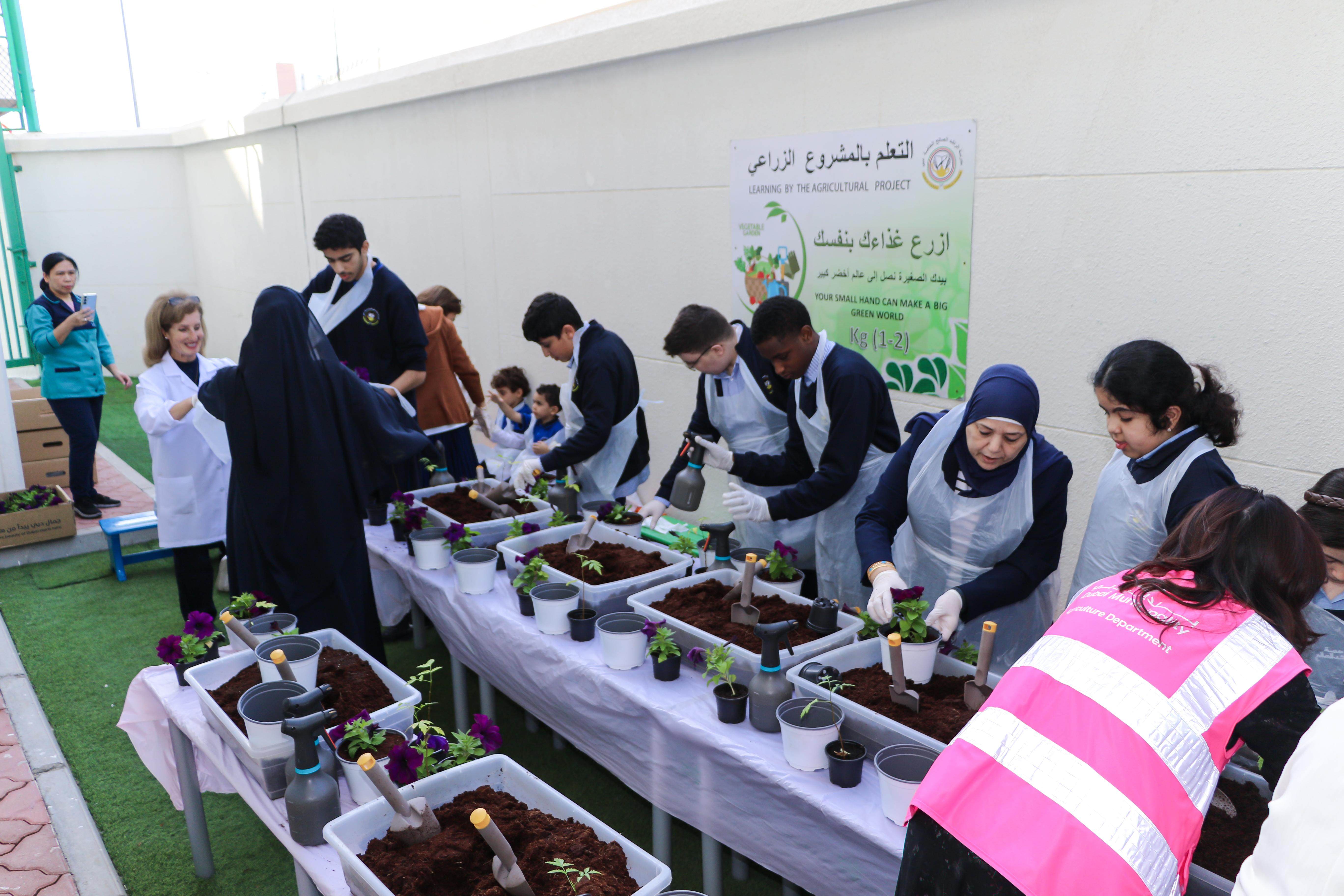ورشة عمل زراعية ( ماذا ازرع في حديقتي ) بالتعاون مع بلدية دبي